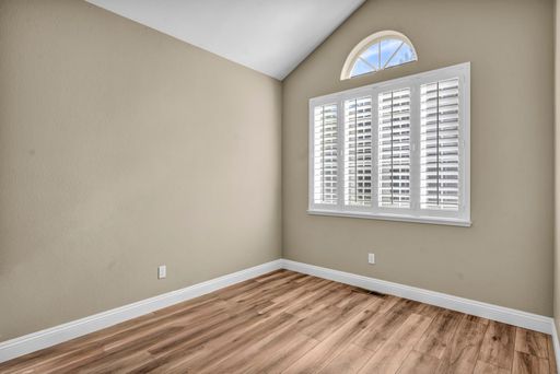 Listing photo thumbnail