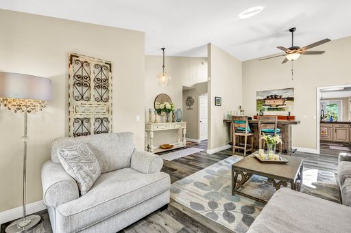 Listing photo thumbnail
