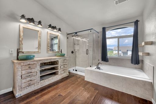 Listing photo thumbnail