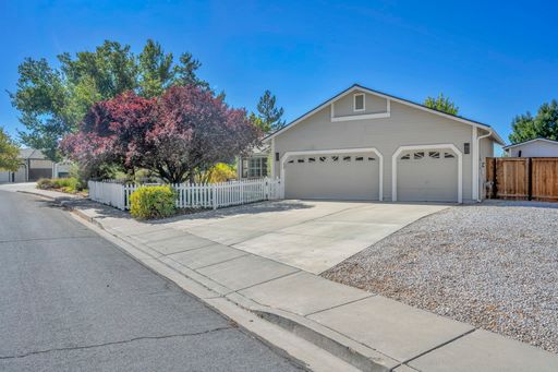 Listing photo thumbnail
