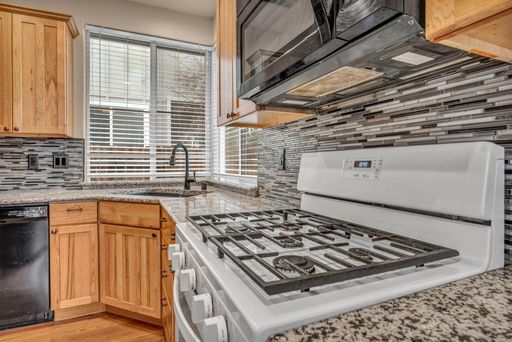 Listing photo thumbnail