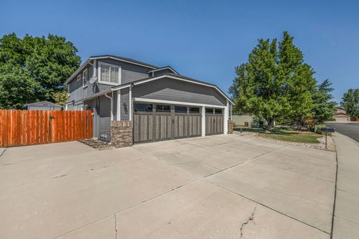 Listing photo thumbnail