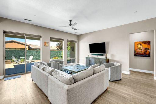 Listing photo thumbnail