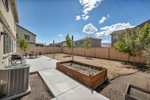 Listing photo thumbnail