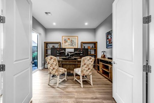 Listing photo thumbnail