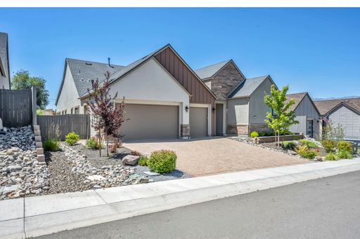 Listing photo thumbnail