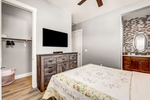 Listing photo thumbnail