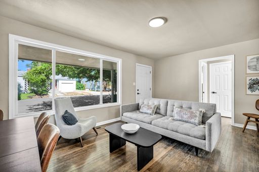 Listing photo thumbnail