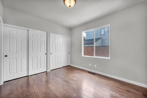 Listing photo thumbnail