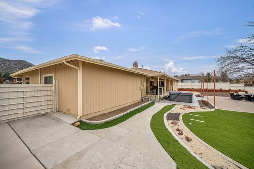 Listing photo thumbnail