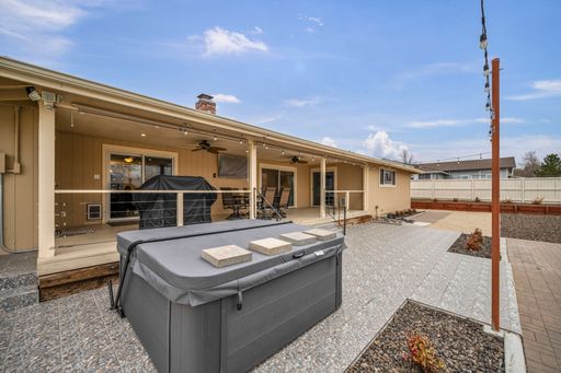 Listing photo thumbnail