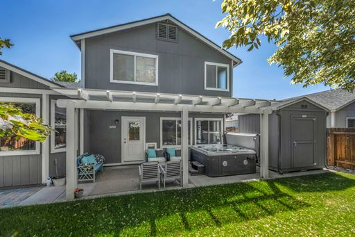 Listing photo thumbnail