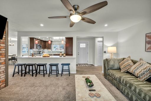 Listing photo thumbnail