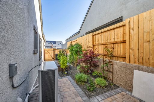 Listing photo thumbnail