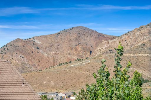 2425 Crooked Canyon Ct, Reno, NV 89521
