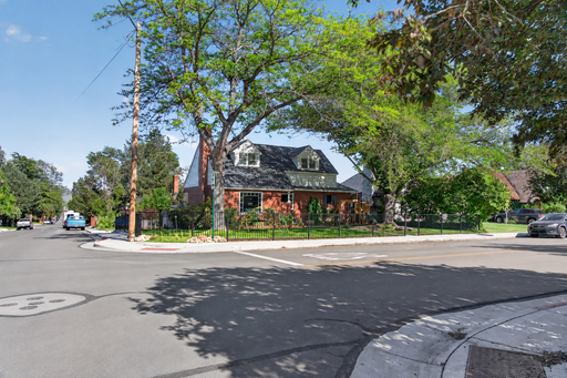 Listing photo thumbnail