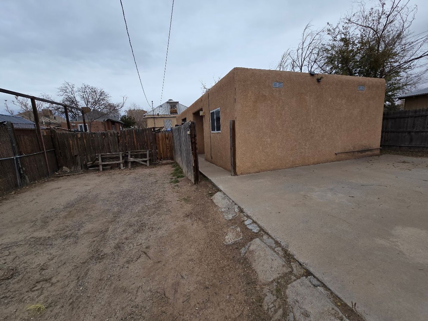 Albuquerque Apartment: 915 Walter st Se