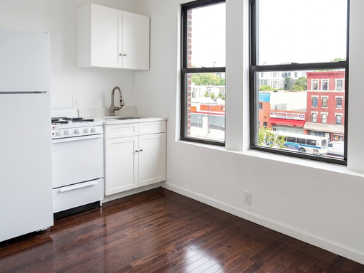 1 Bedroom Near Fordham University – photo 1