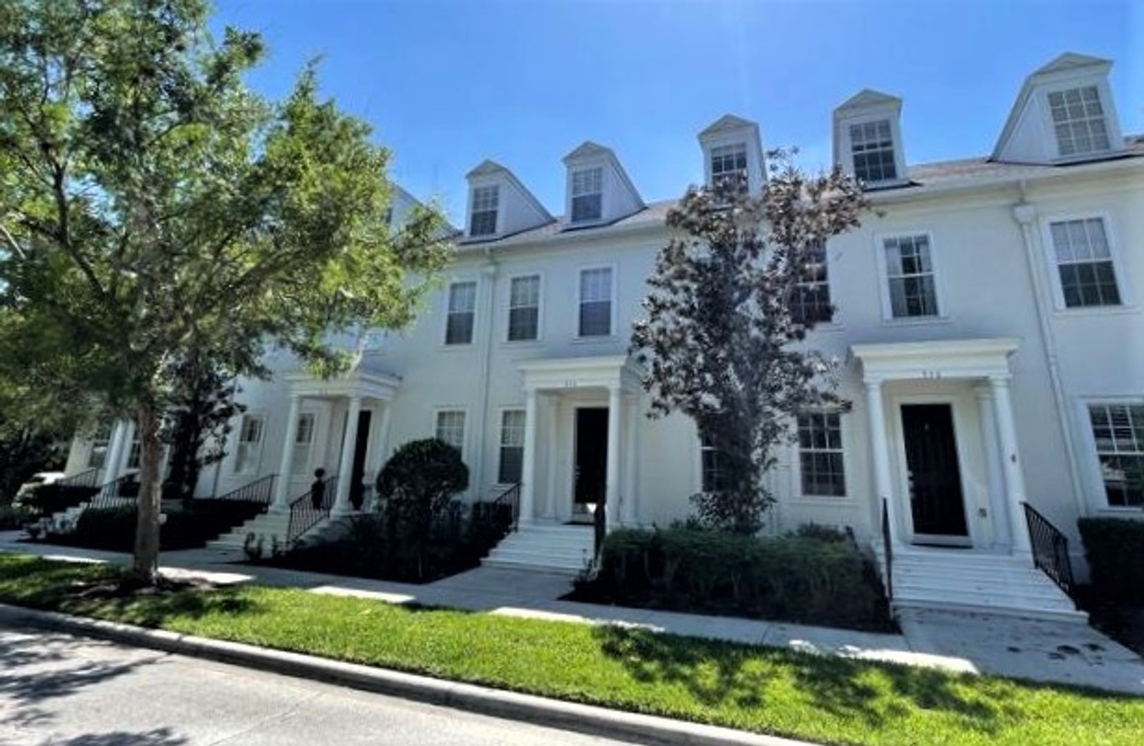 Celebration House: 930 Greenlawn St