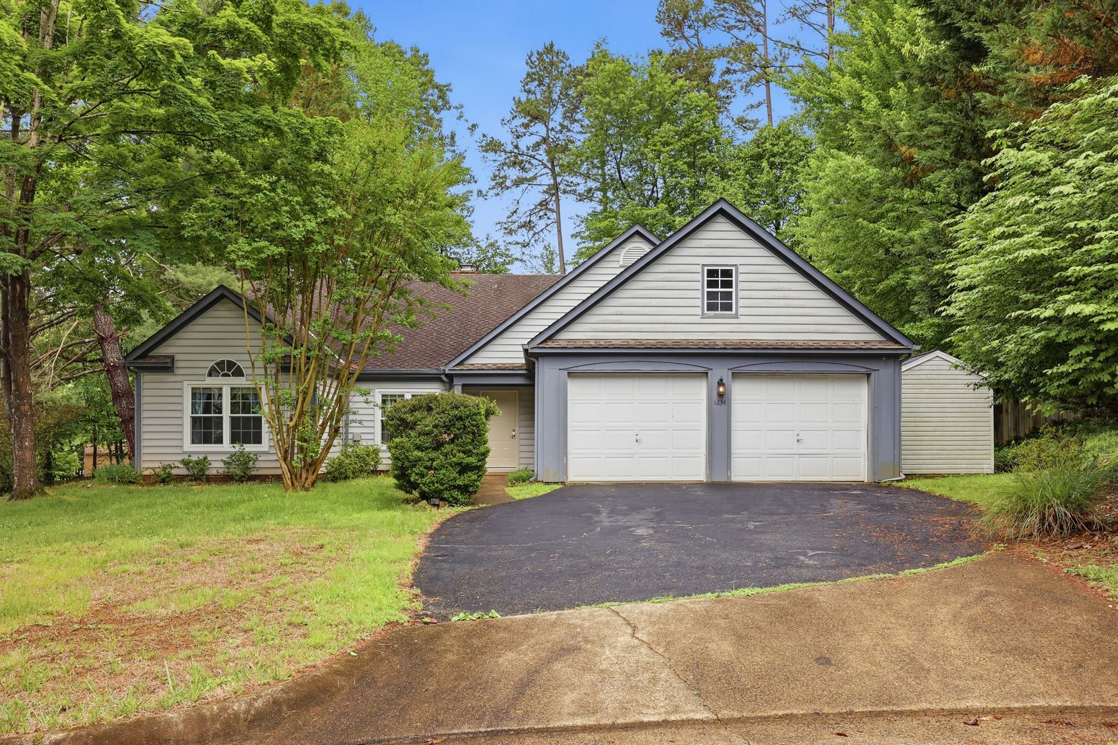 Charlottesville House: 1634 Brightfield Place