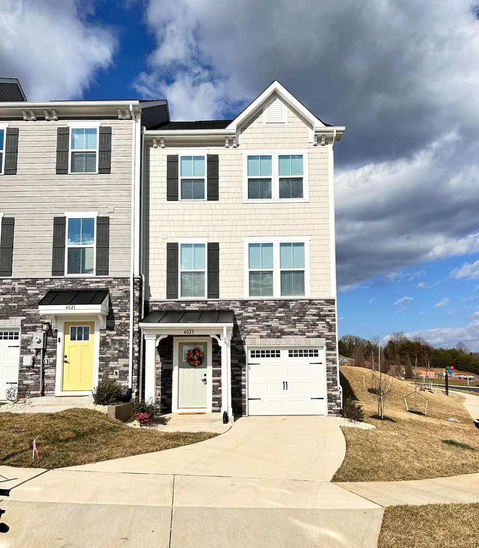 Charlottesville House: 4023 Purple Flora Bend