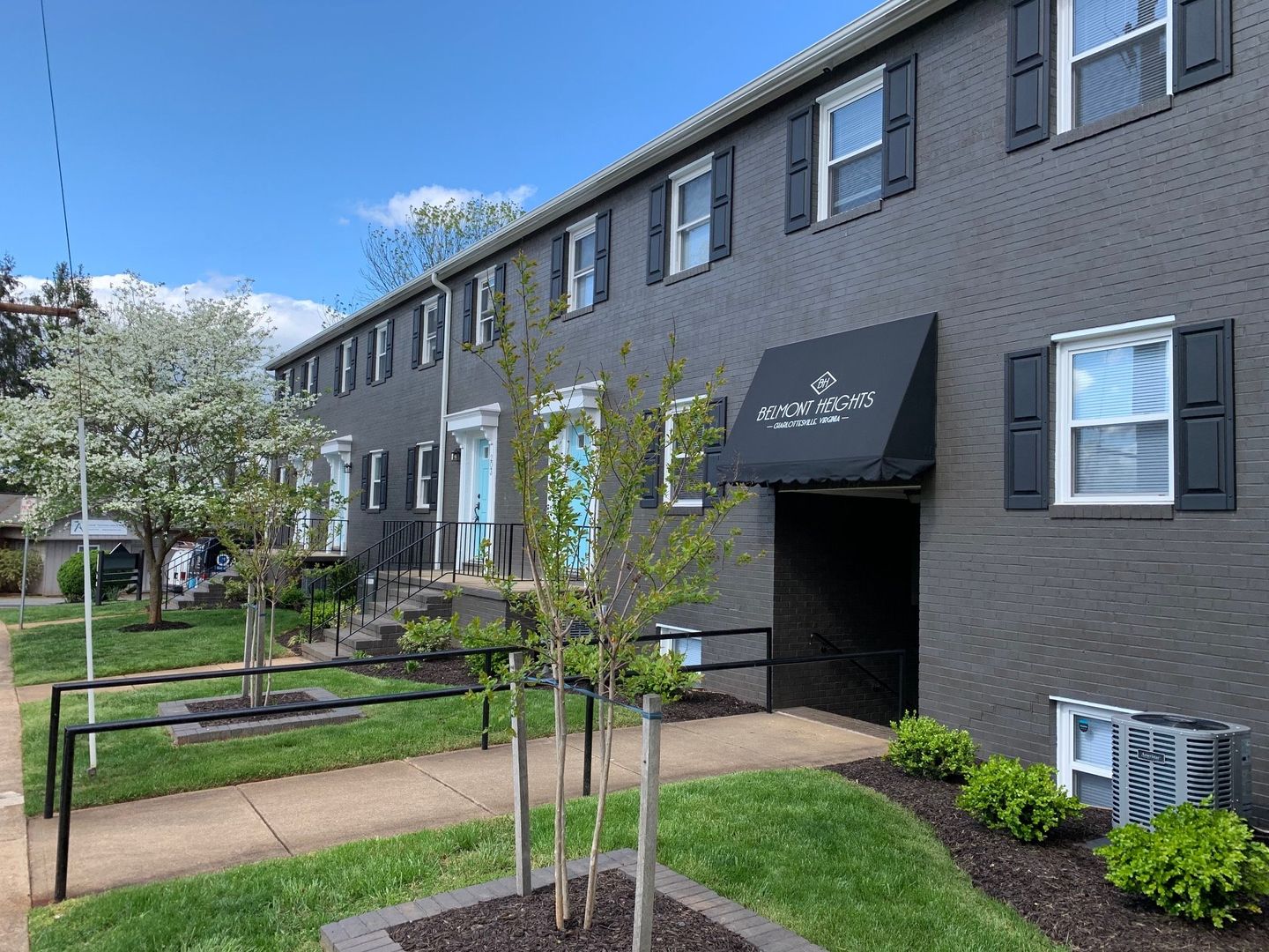 Charlottesville Apartment: 930  & 1000 Monticello Rd