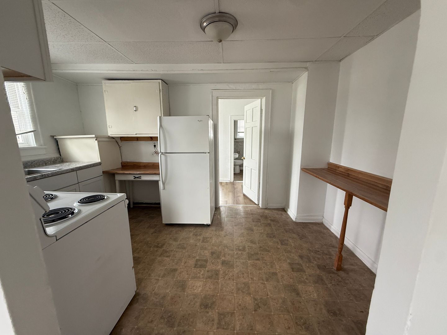 Muncie Apartment: 100 S College Ave