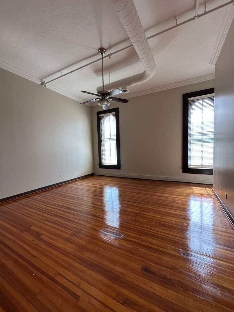 Muncie Apartment: 122 S. Walnut St.