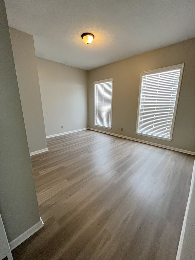 Muncie Apartment: 101-103 N Franklin - 300 W Main St.