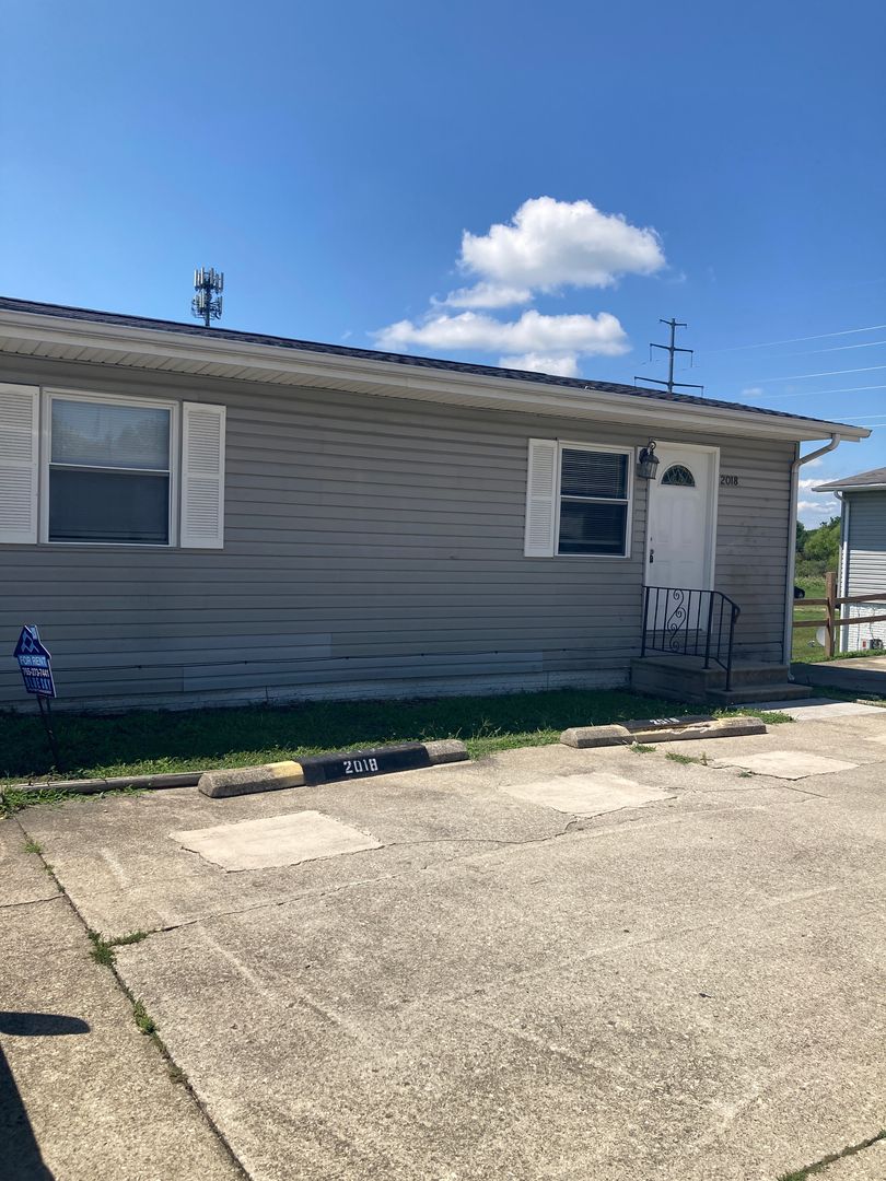 Muncie Apartment: 2010 W Enterprise Ave