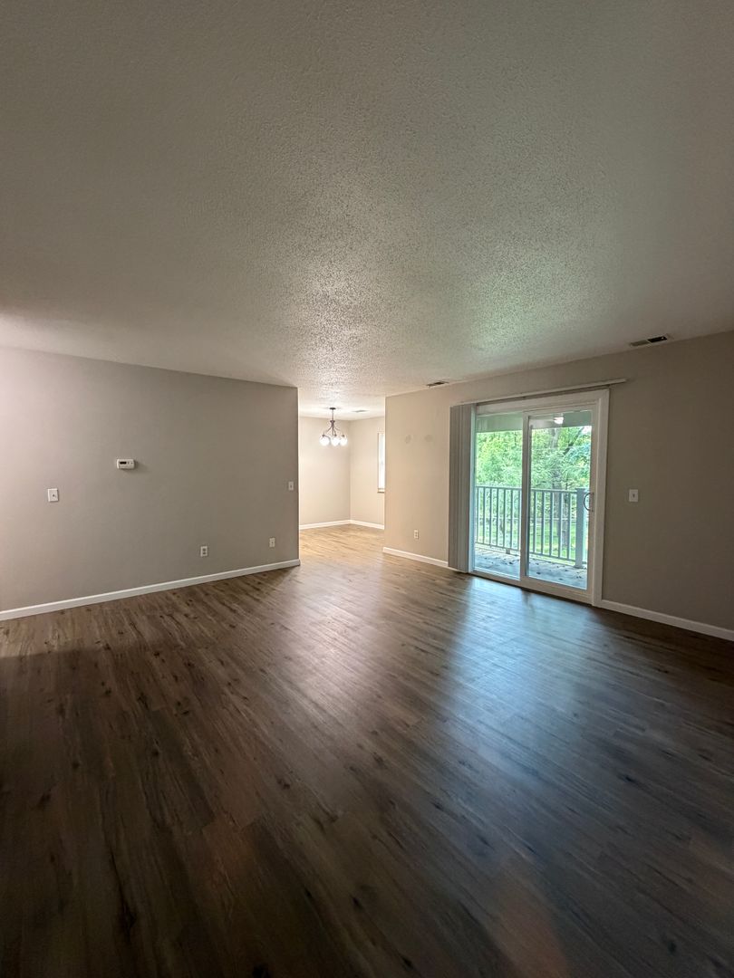 Connersville Apartment: 816 Oak St.