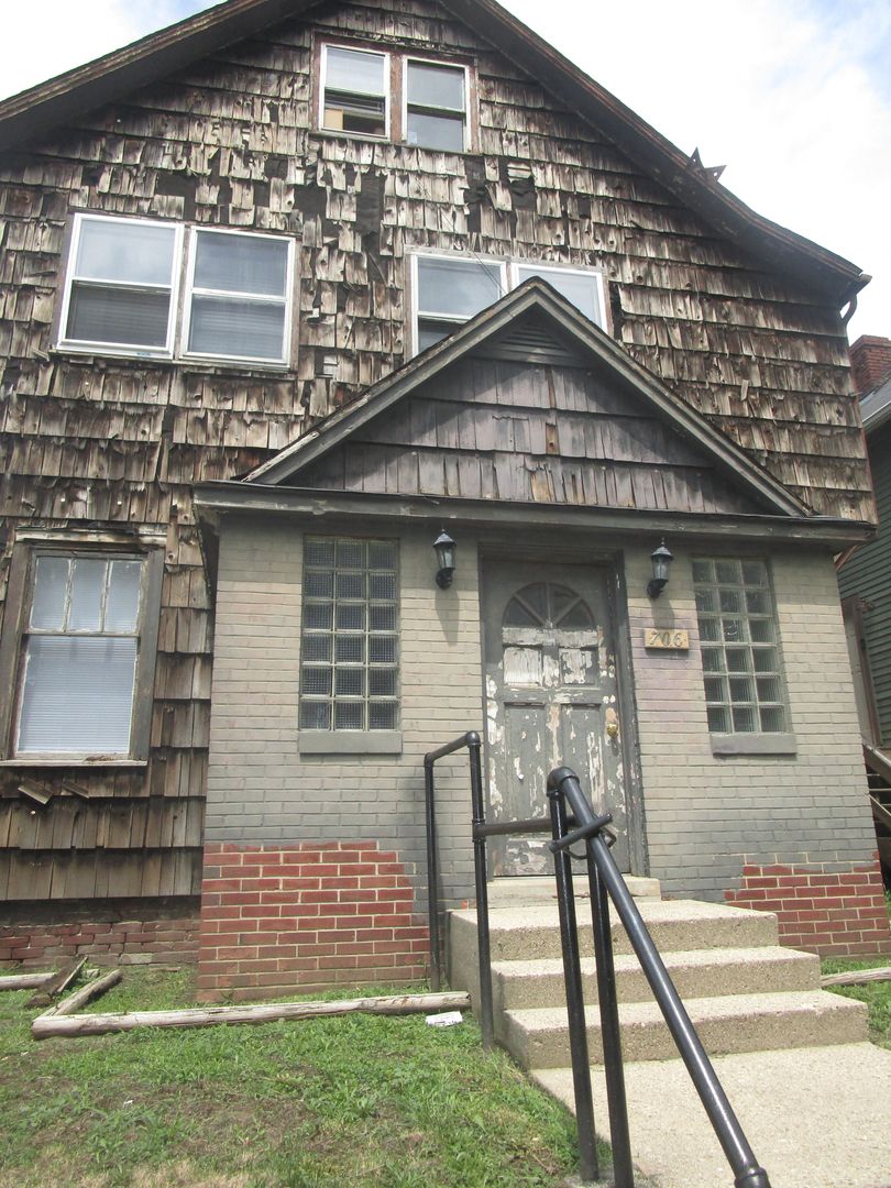 Muncie Apartment: 706 E. Jackson