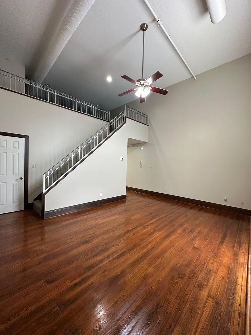 Muncie Apartment: 122 S. Walnut St.