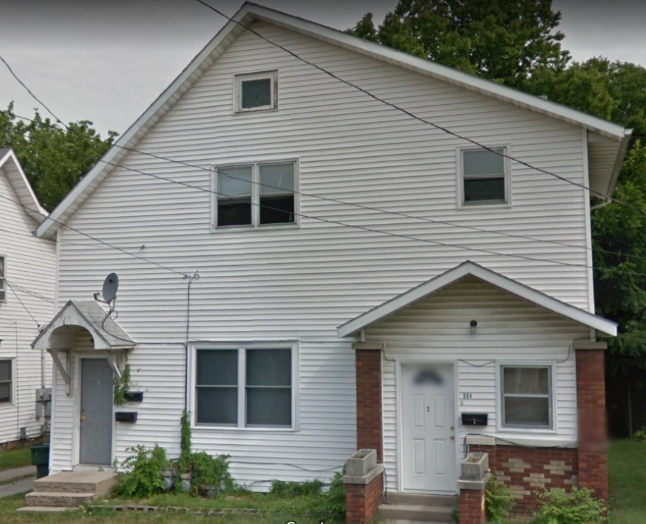 Muncie Apartment: 904 W. Main St.