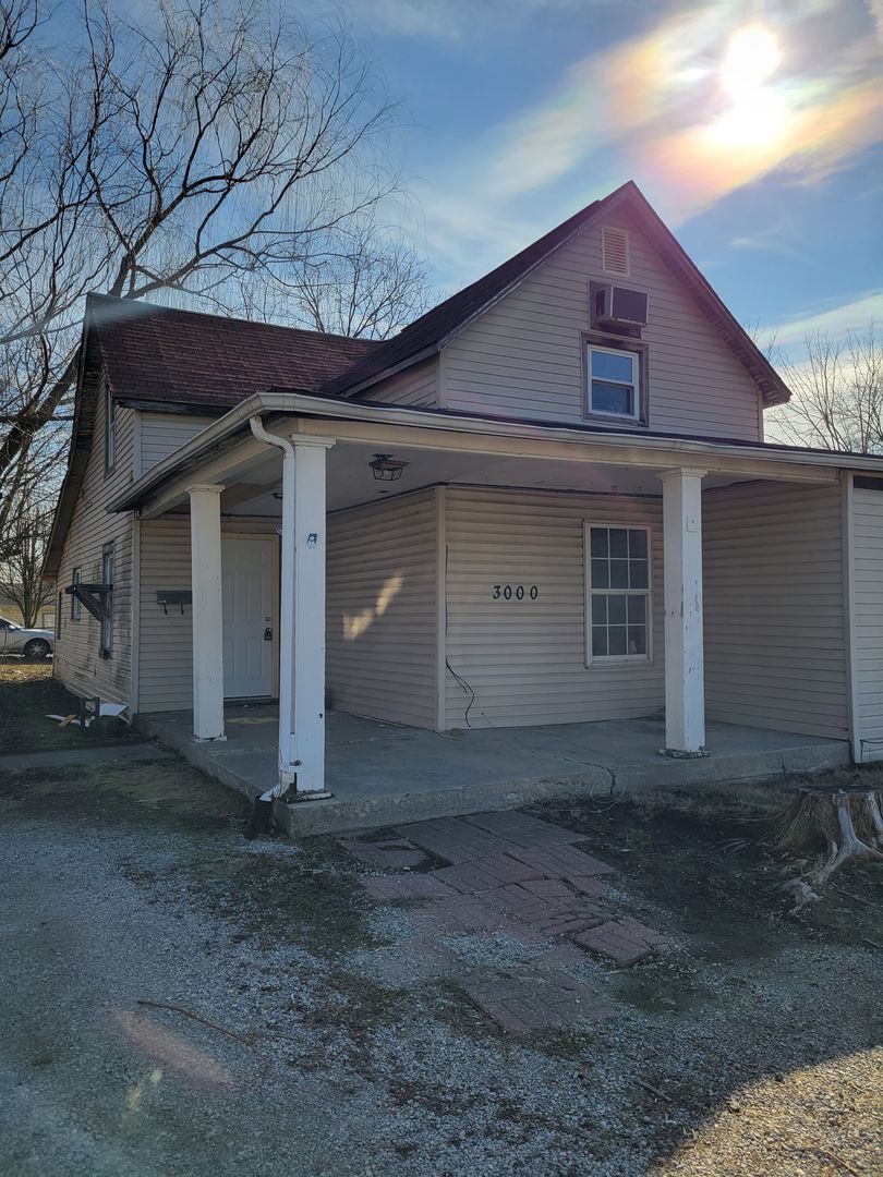Muncie House: 3000 S. Pershing Dr.