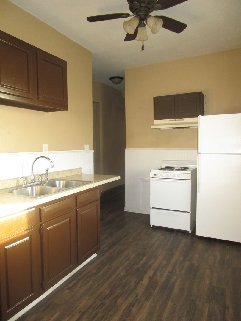 Muncie Apartment: 706 E. Jackson