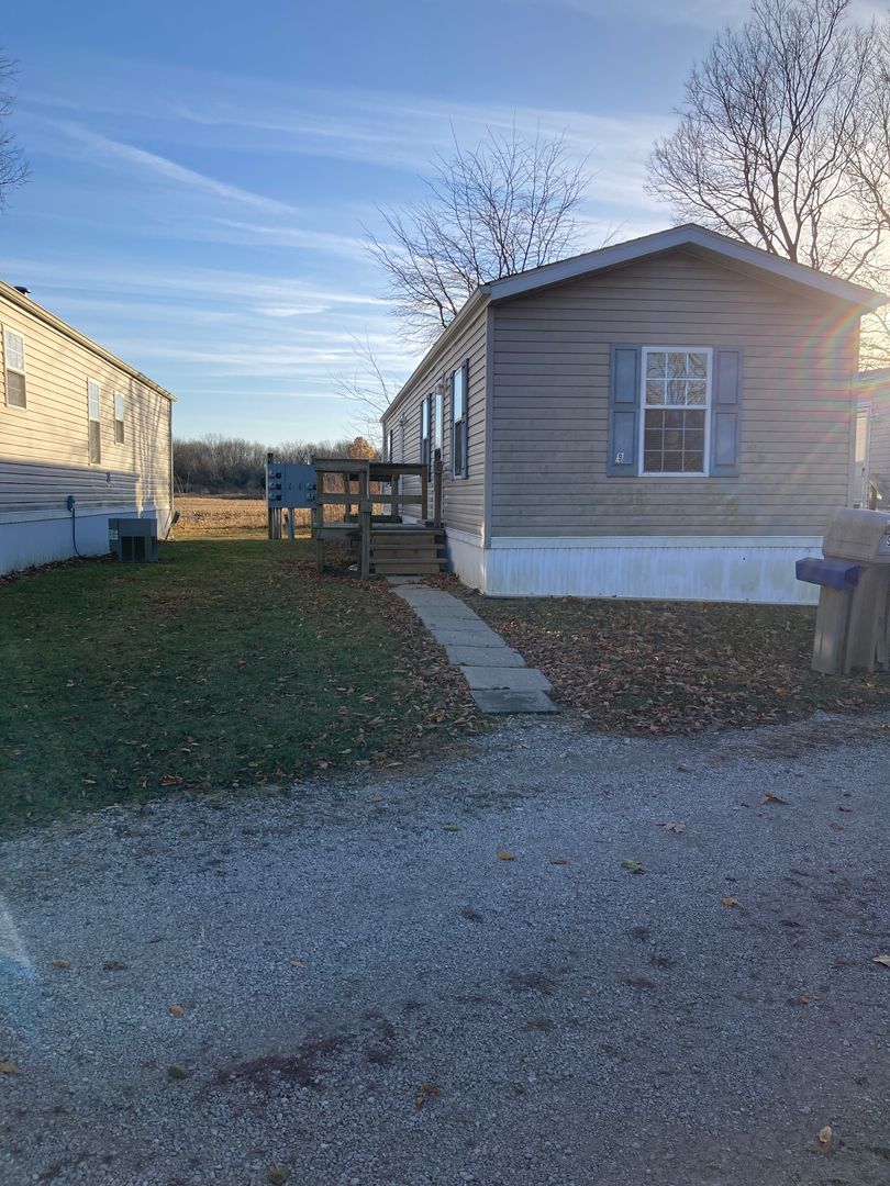 Muncie Apartment: 3807 S. Eaton Ave