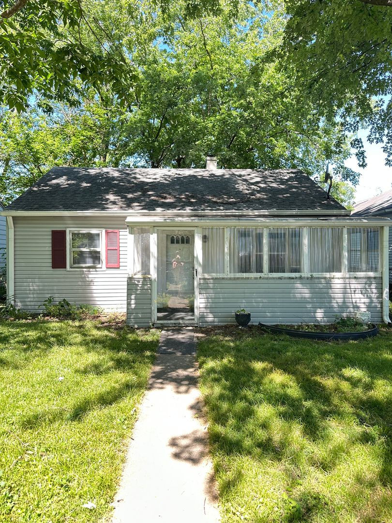Muncie House: 2101 S. Pershing Dr.