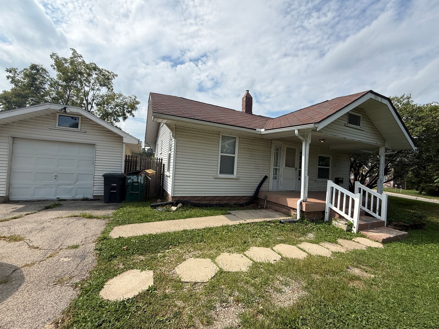 Muncie House: 2811 E 16th St