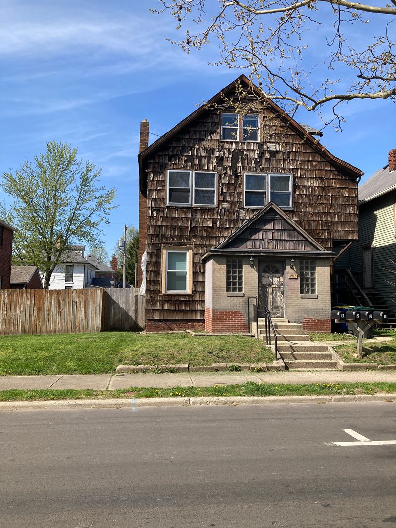 Muncie Apartment: 706 E. Jackson