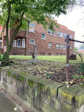 2 bedroom with off street parking and private entrance – photo 1