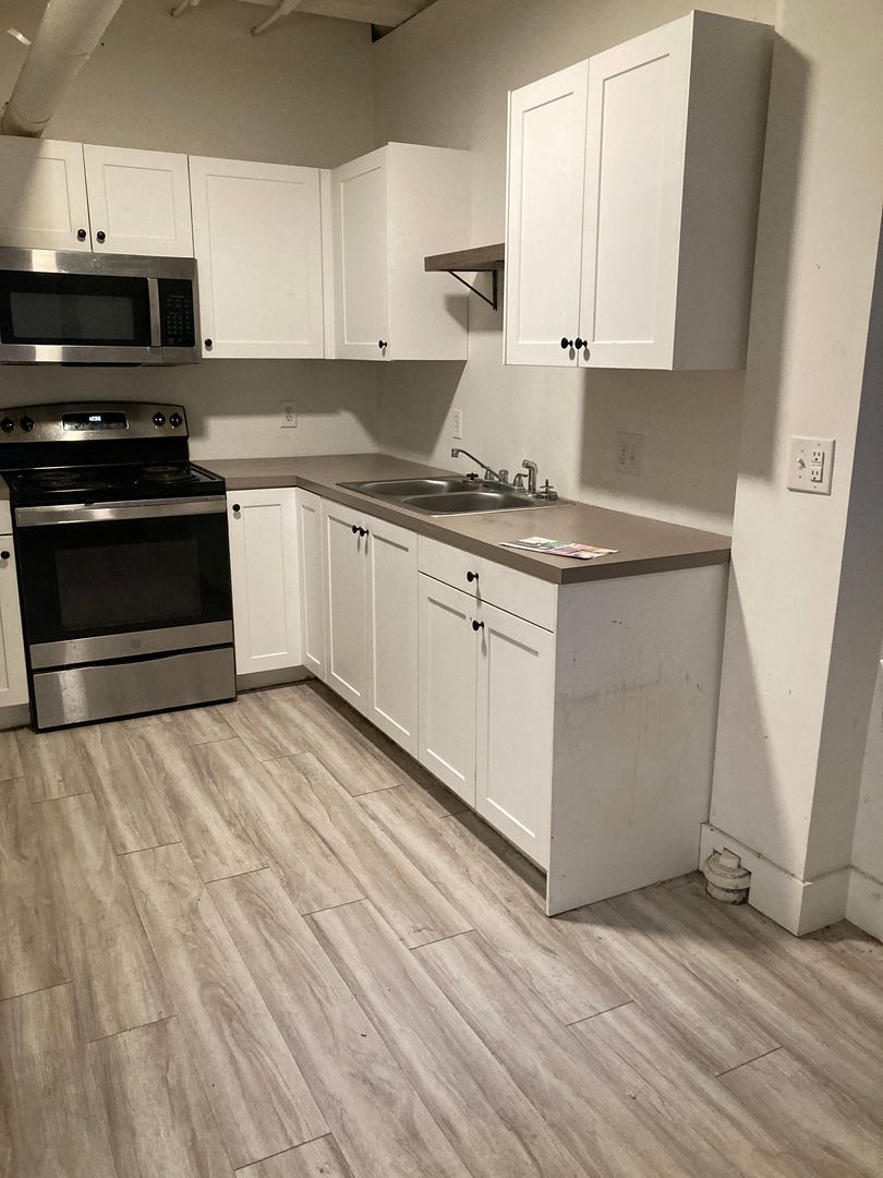 Muncie Apartment: 522 W. Adams St.