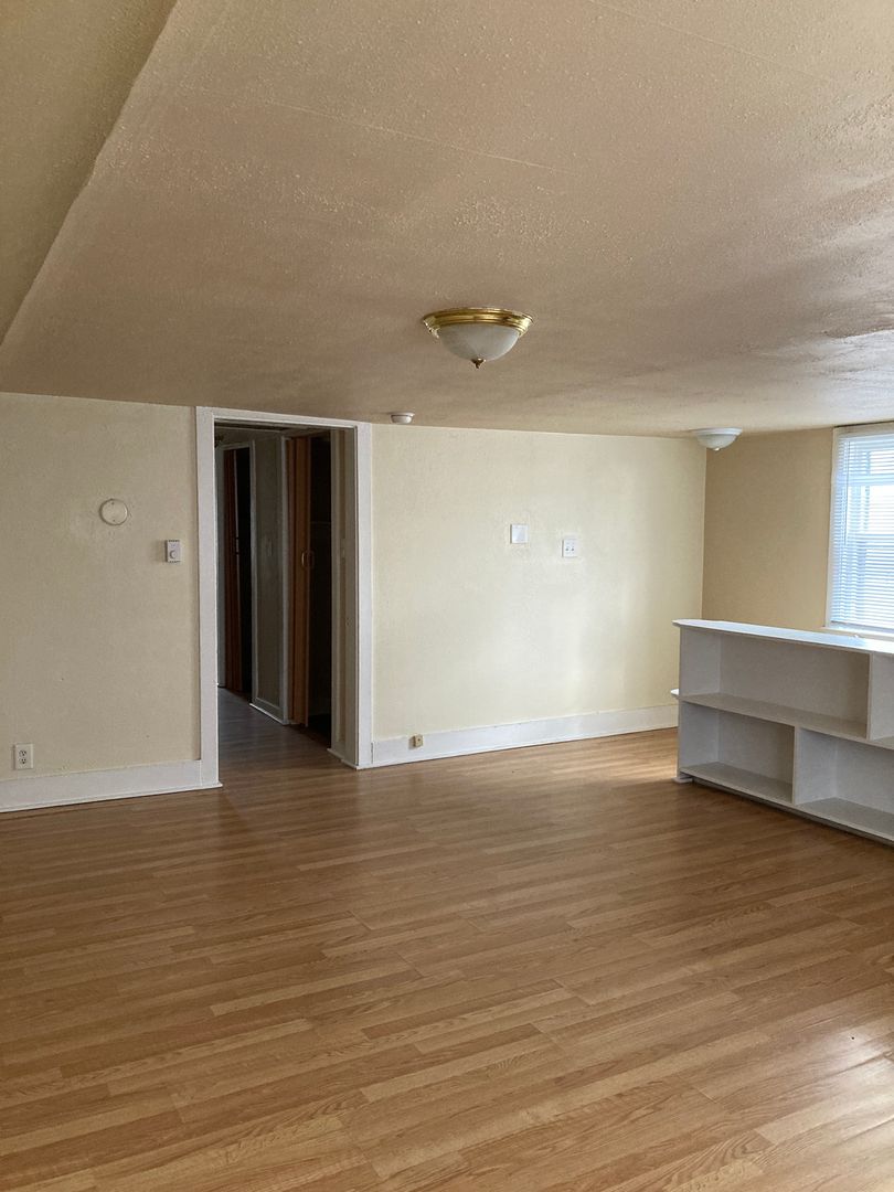 Muncie Apartment: 706 E. Jackson