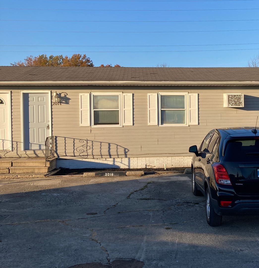 Muncie Apartment: 2010 W Enterprise Ave