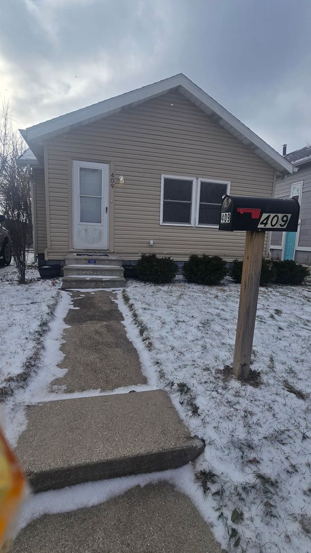 Muncie House: 409 W Memorial Dr