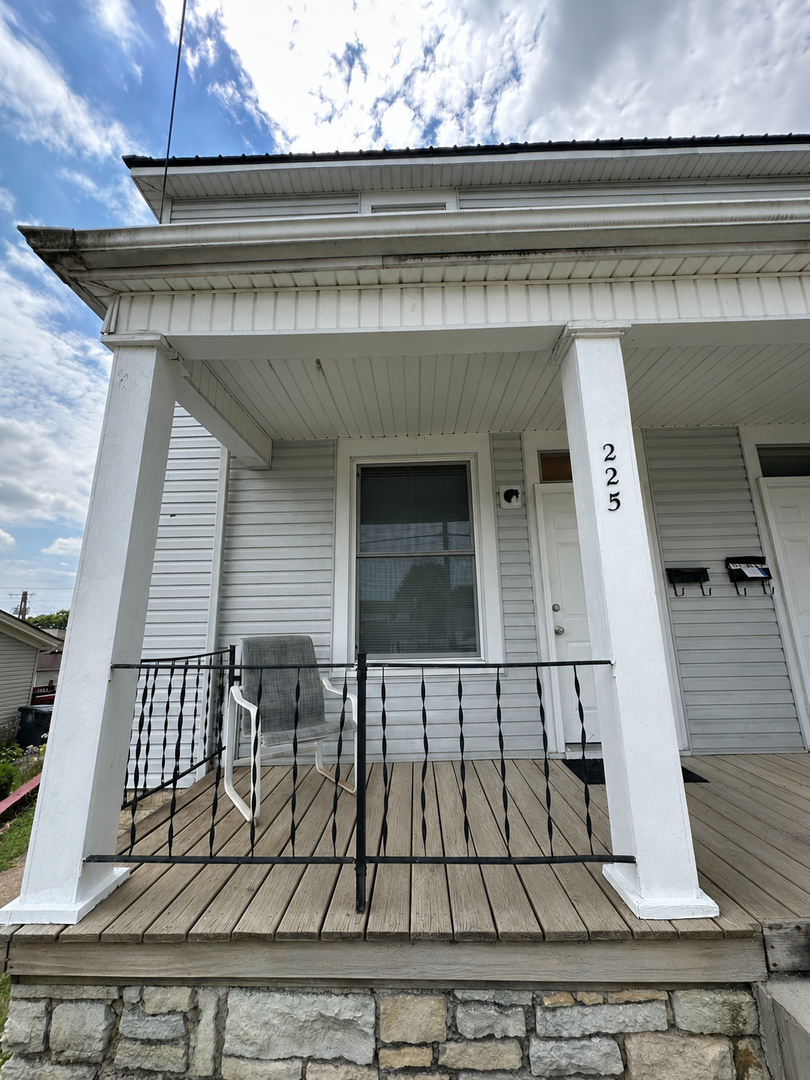 Connersville Multiplex: 225-227 W 2nd St