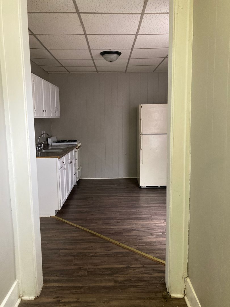 Muncie Apartment: 708 W. Jackson