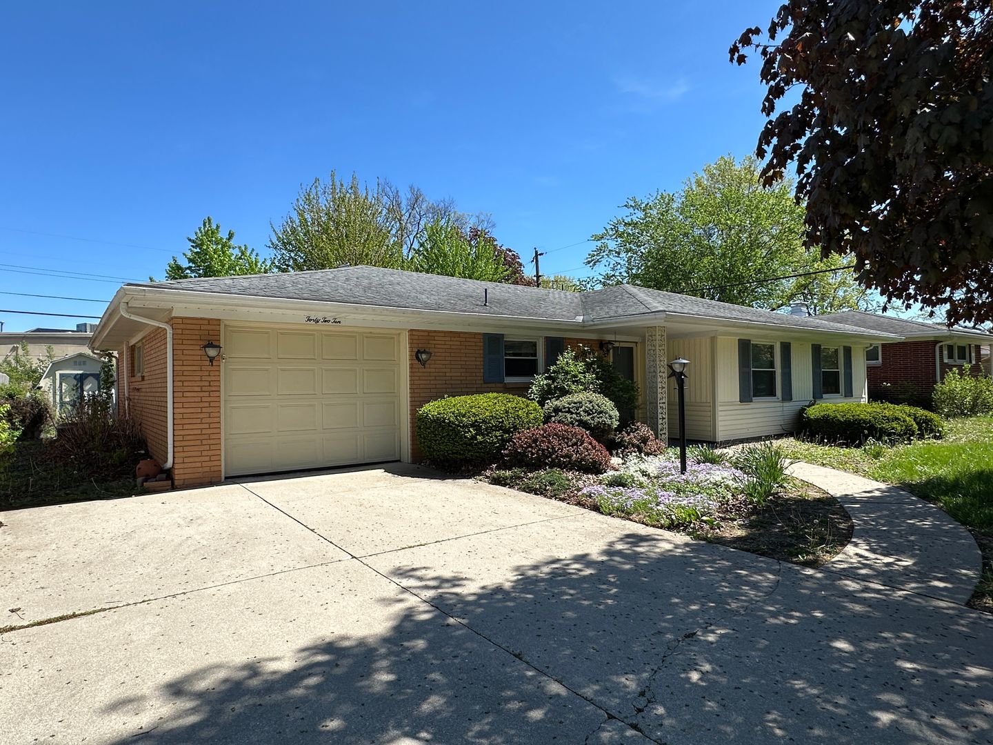 Muncie House: 4210 N. Oakwood Ave.