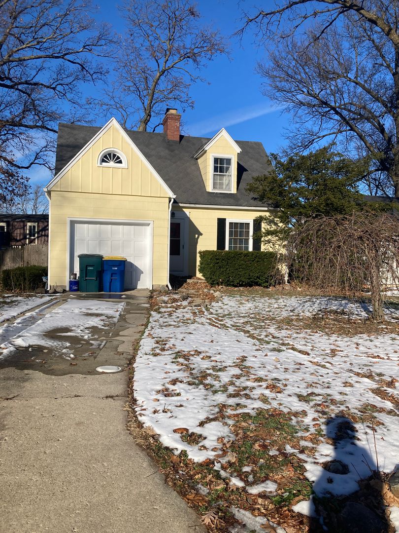 Muncie House: 212 W. Roosevelt St.