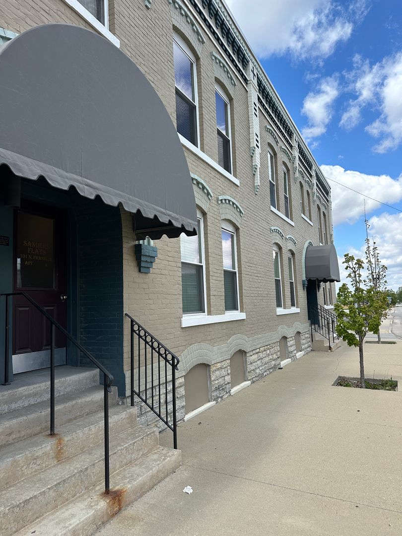 Muncie Apartment: 101-103 N Franklin - 300 W Main St.